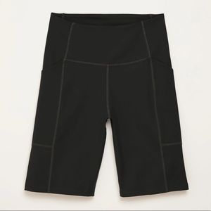 Girlfriend Collective BLACK HIGH-RISE POCKET BIKE SHORT